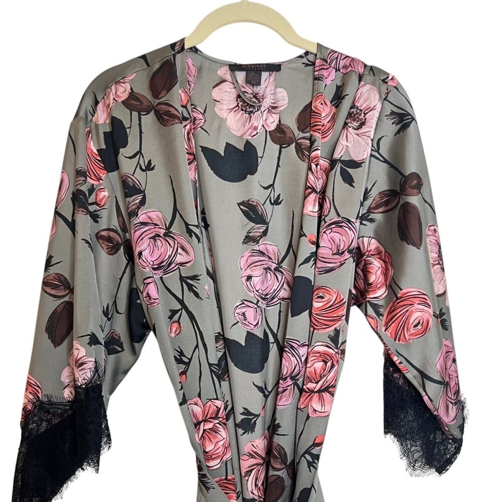 Midnight Bakery Womens Floral Print Wrap Robe XS/S Gray Satin Short Lace Trim - Picture 2 of 7